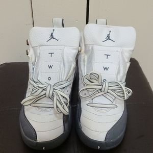 Jordan 12s White and Grey size 3.5 unisex